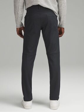 Lululemon Dark Gray Men’s Golf performance pants size 38, 31” Inseam